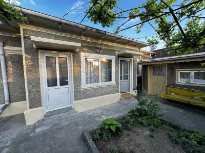Casa din caramida, teren 180 mp, deschidere dubla, zona Piata Saraca - foto 2