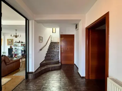 Rafinament clasic completat de confort modern - foto 7