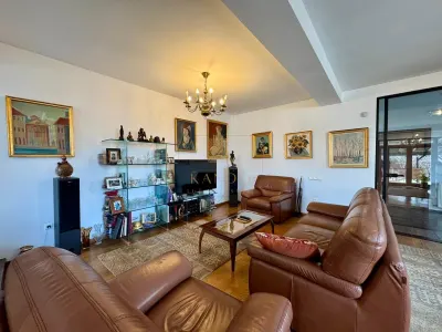Rafinament clasic completat de confort modern - foto 9