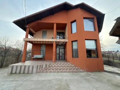 CASA  STREJNICU  5 CAMERE - Strejnicu