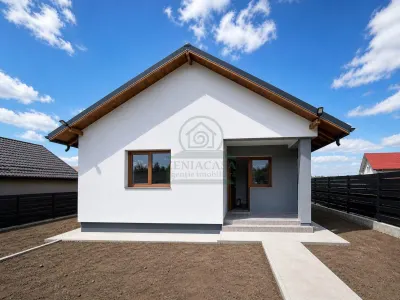 Casa 3 camere baie bucatarie, Voinesti Iasi/ la cheie/ gaz/apa/curent - Voinesti