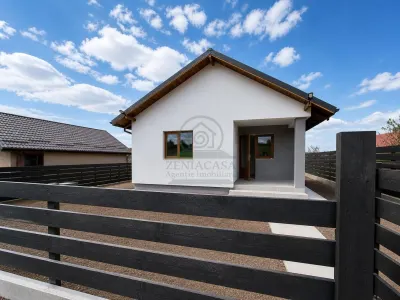 Casa 3 camere baie bucatarie, Voinesti Iasi/ la cheie/ gaz/apa/curent - foto 2