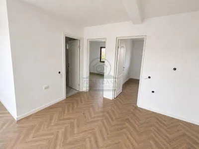 Casa 3 camere baie bucatarie, Voinesti Iasi/ la cheie/ gaz/apa/curent - foto 3