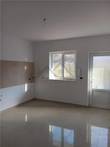 Mutare imediata! LIBERA - LA CHEIE  Visani vila P+1 duplex la str. Principala - foto 6