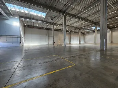Spatiu Industrial -  2500 mp - Logistica - Productie - Depozitare - foto 2