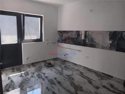LA CHEIE! Visan Barnova CASA parter 100mp TEREN 400mp toate utilitatile - foto 9