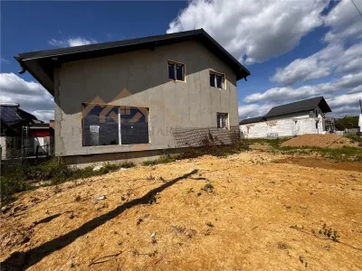 Schimb cu apartament, casa noua cu etaj, in cartier nou Tautii Magheraus - Tautii-Magheraus