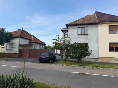 Casa individuala 4 camere | Ideala pentru familie | zona Anton Pann - Satu Mare