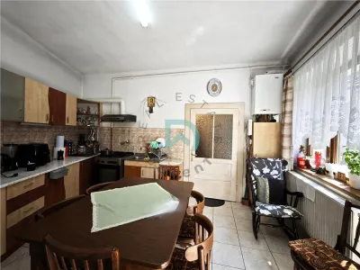 Apartament in casa   Piata Unirii Brasov - foto 12