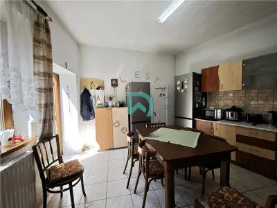 Apartament in casa   Piata Unirii Brasov - foto 8