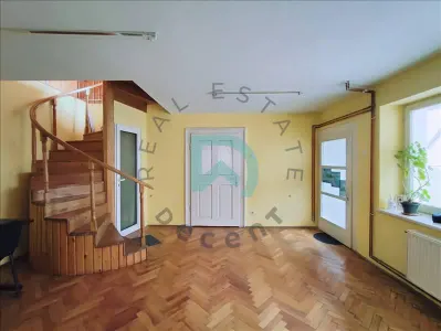 Apartament  in casa 5 camere, Brasov - foto 2