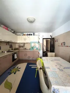 Inchiriez Casa, Primaverii,  Sanpetru - foto 3