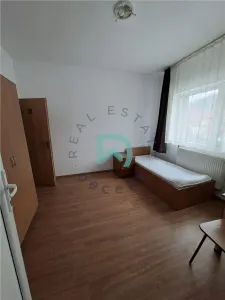 Imobil de închiriat – 18 camere | Ideal pentru muncitori, pensiune sau activități comerciale - foto 2