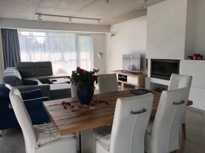 INCHIRIERE CASA VILA LUX individuala 6 camere EROU IANCU NICOLAE JOLIE VILLE BANEASA - foto 2