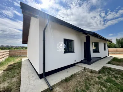 Vila cu 3 camere si 420mp teren in Lunca Cetatuii - Iasi