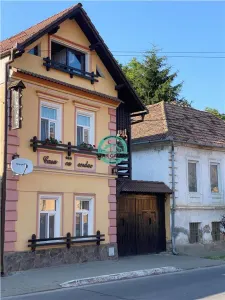 REDUCERE PRET - VAND PENSIUNE CU 7 CAMERE IN SIGHISOARA LA 800 MP DE CETATE - foto 2