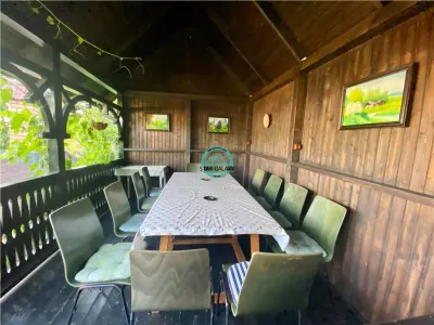 REDUCERE PRET - VAND PENSIUNE CU 7 CAMERE IN SIGHISOARA LA 800 MP DE CETATE - foto 5