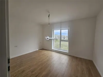 Apartament 3 camere dispus pe 2 niveluri - Iasi