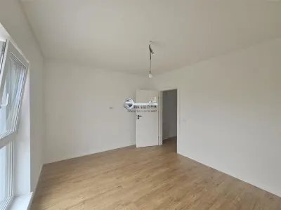 Apartament 3 camere dispus pe 2 niveluri - foto 2