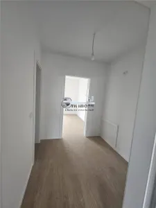 Apartament 3 camere dispus pe 2 niveluri - foto 3