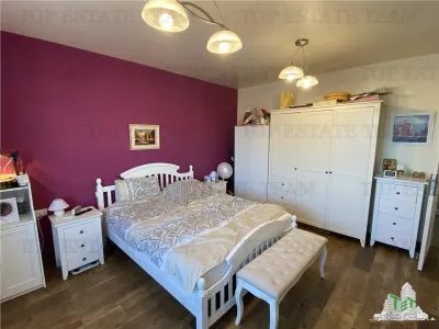 Vila spatioasa cu 3 apartamente in Fundeni Dobroiesti - foto 14