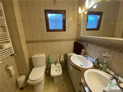Vila spatioasa cu 3 apartamente in Fundeni Dobroiesti - foto 9