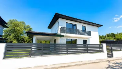 Casa Miroslava Iasi 4 camere ASFALT si CANALIZARE - Miroslava