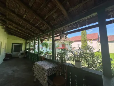 Bocsa Montana, Casa mare la strada principala - foto 11