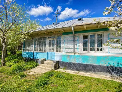 Casa batraneasca + teren 6600 mp Schitu Duca Iasi - foto 2
