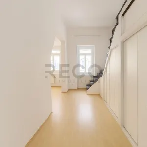 RECO Apartament ultracentral, loc de parcare privat inclus plus boxa - foto 6