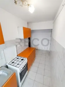 RECO apartament cu 2 camere Oradea zona Rogerius - foto 4