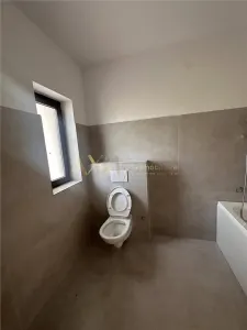 Vanzare  1/2 duplex 4 camere Mosnita Noua - foto 12