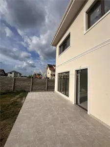 Vanzare  1/2 duplex 4 camere Mosnita Noua - foto 14