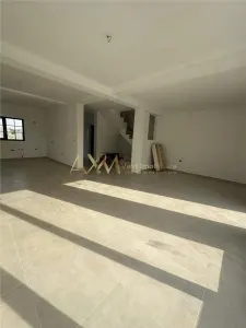 Vanzare  1/2 duplex 4 camere Mosnita Noua - foto 17