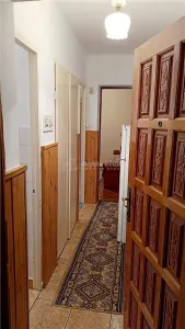 Moldova Noua, Apartament 2 Cam. Semidecomandat - Moldova Noua