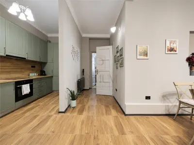Piata Sfanta Maria, apartament 2 camere, cladire istorica - foto 4
