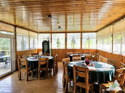 Investitie profitabila in Bucegi | Cabana turistica complet echipata - foto 10