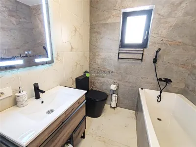 Casa moderna,  singura in curte - Izvor - foto 22