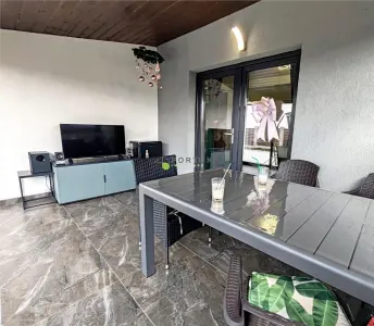 Casa moderna,  singura in curte - Izvor - foto 24