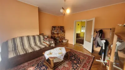 Casa solidă și spațioasă în centrul orașului Livada - foto 15