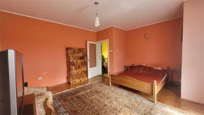 Casa solidă și spațioasă în centrul orașului Livada - foto 21
