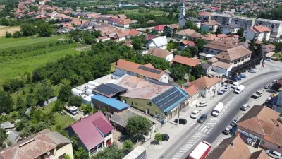 Casa solidă și spațioasă în centrul orașului Livada - foto 7