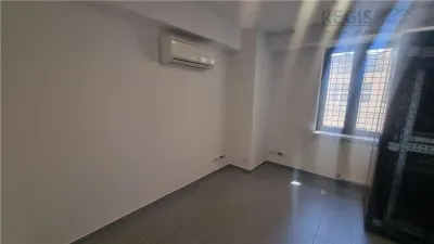 Spatiu comercial versatil in Centrul Civic - foto 13