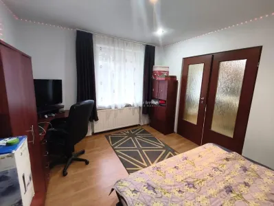 Resita Casa Muncitoresc Zona  Fosta Baie Comunala - foto 9