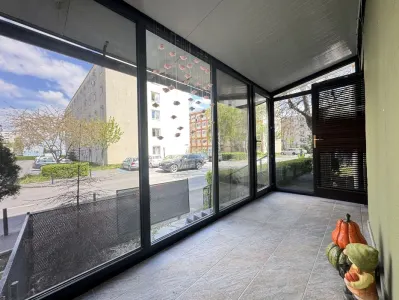 Vanzare spatiu comercial in cartierul Tractorul – 2 studiouri independente - foto 2
