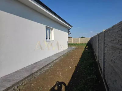 Vanzare 1/2 duplex 3 camere Mosnita Noua - foto 7