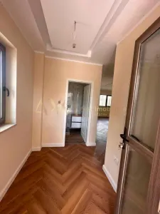 Vanzare 1/2 duplex 5 camere Giroc - foto 9