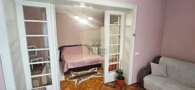 Apartament 3 camere decomandat 93mp renovat zona Orasul de Jos - foto 2