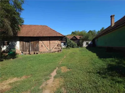 Teren intravilan si cladiri in Lunca - foto 4