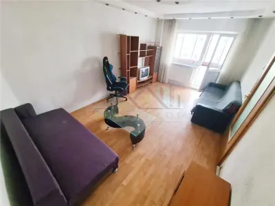 Apartament 2 camere decomandat, etaj intermediar Centrul Civic- str. Toamnei - Brasov